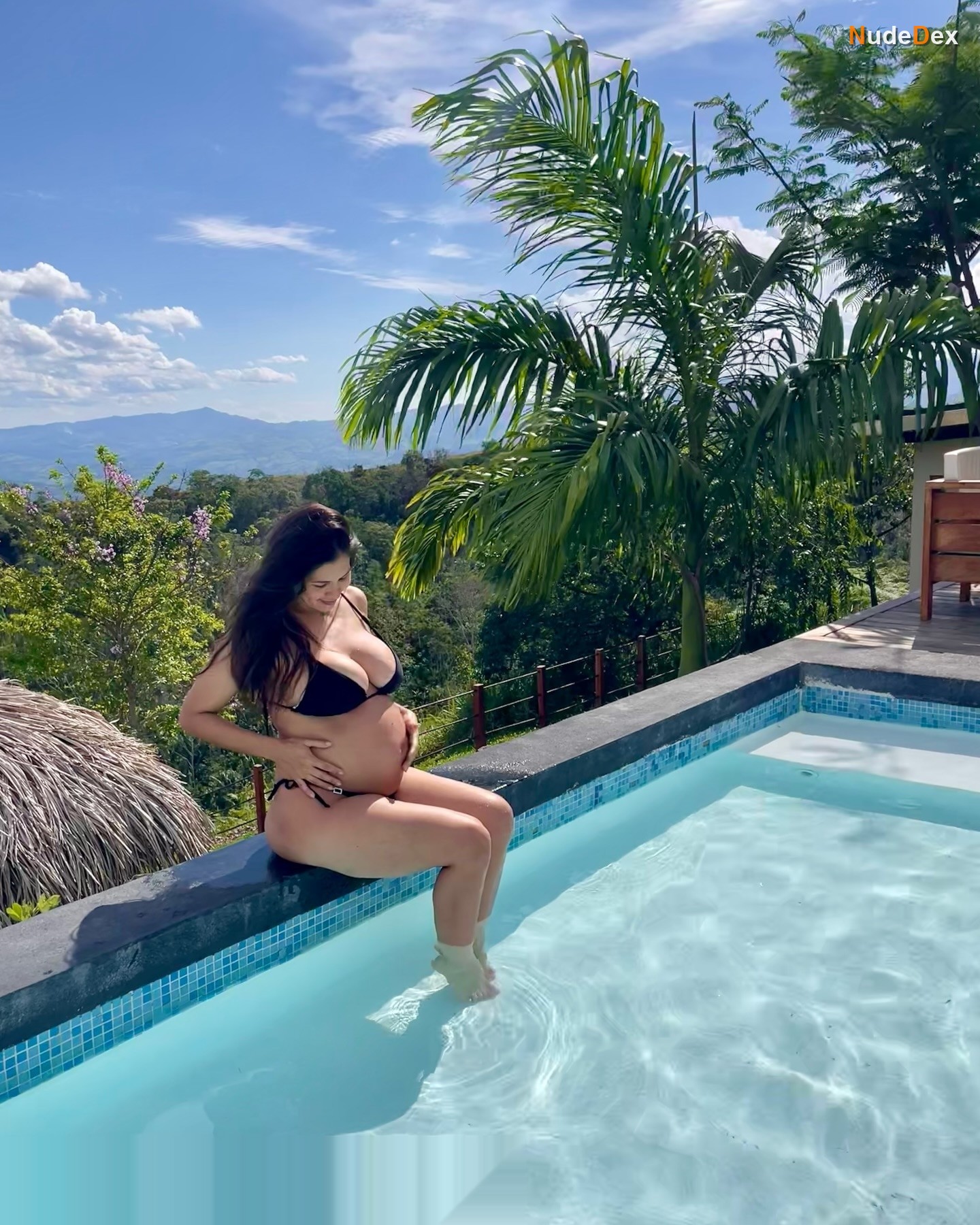 Fiorella Luna in Selva Peru, photo 3