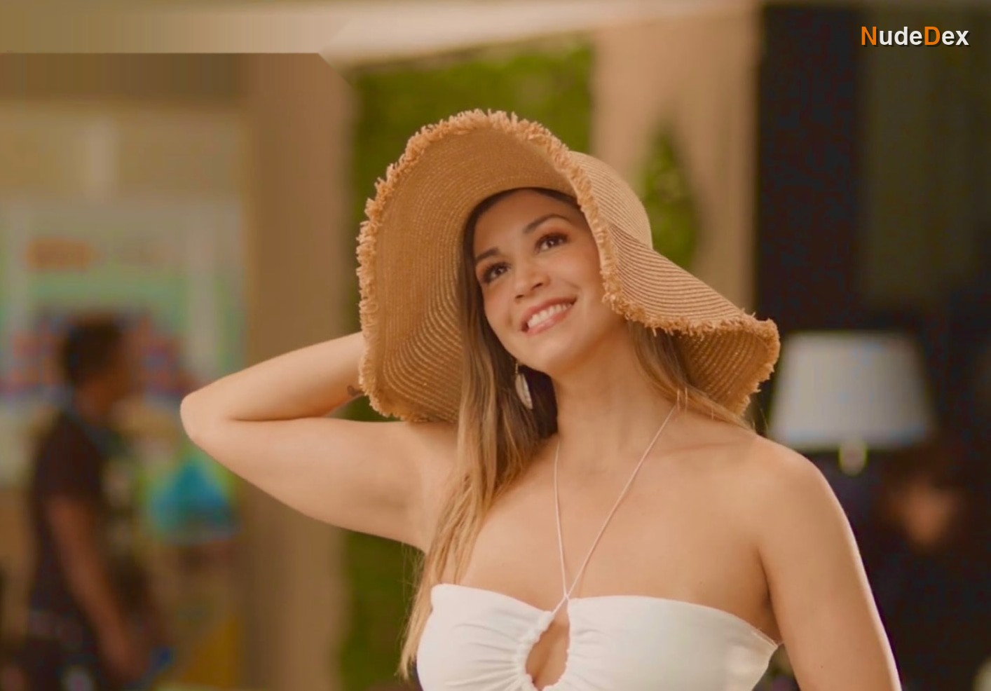 Fiorella Luna in Two Sisters, photo 6