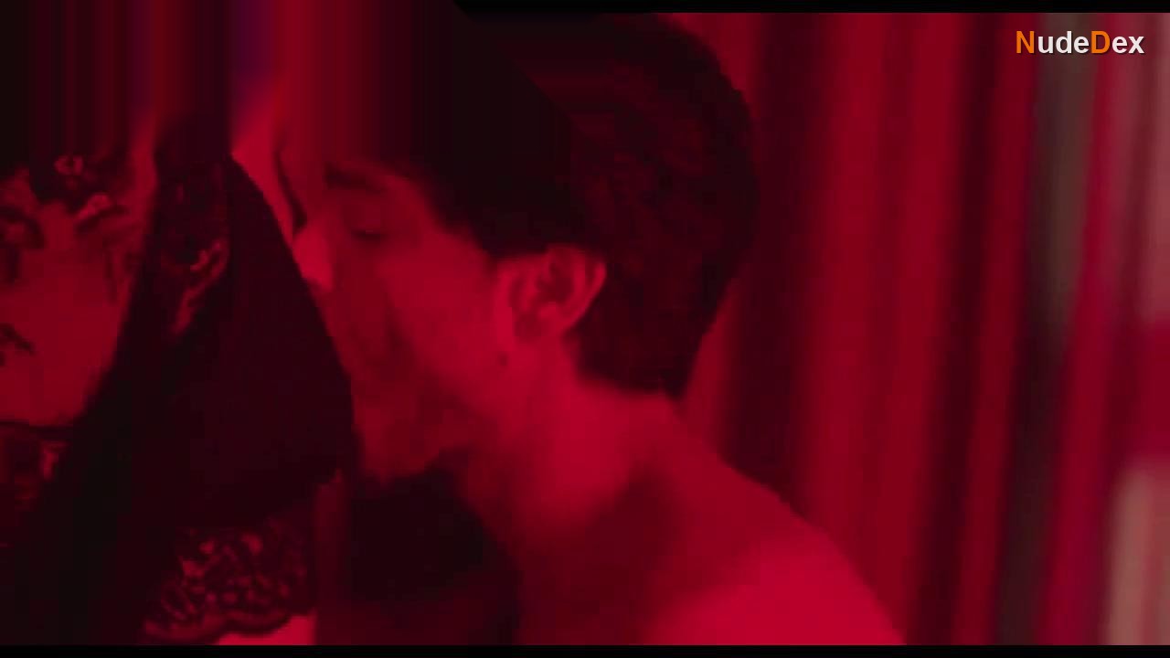 Flavia Bechara in Awake, photo 2