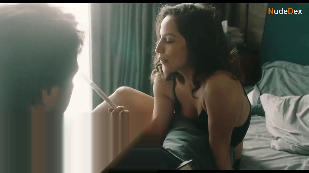 Flavia Bechara in Awake, photo 4