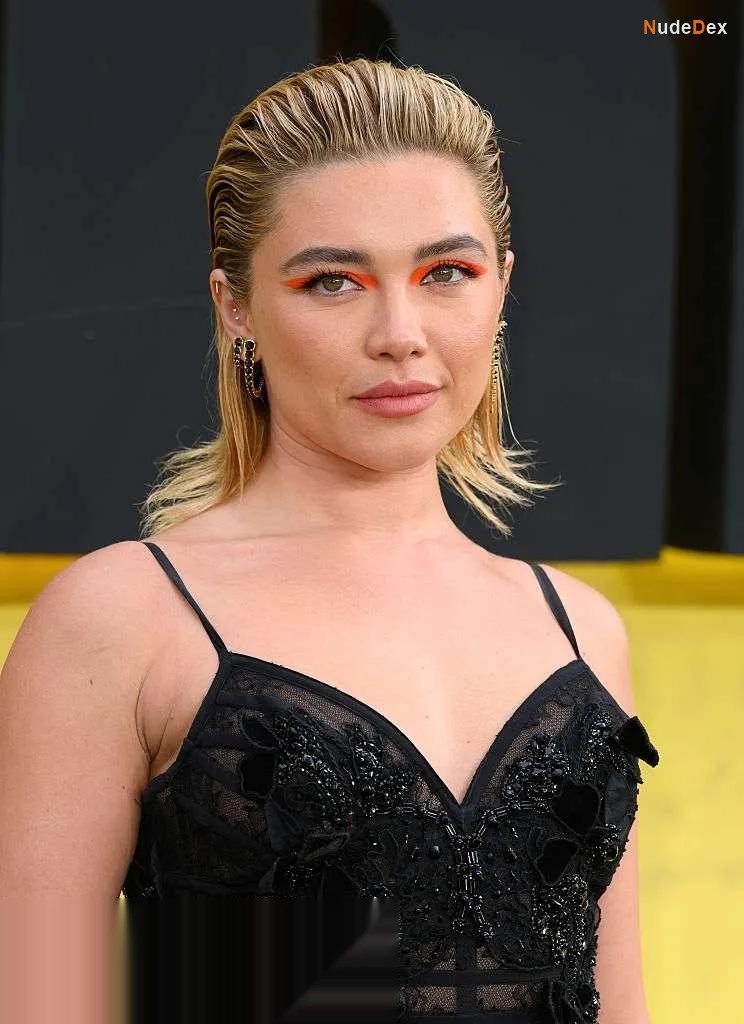 Florence Pugh in 6880723fe4924c9e8be20575168cdbb3, photo 1