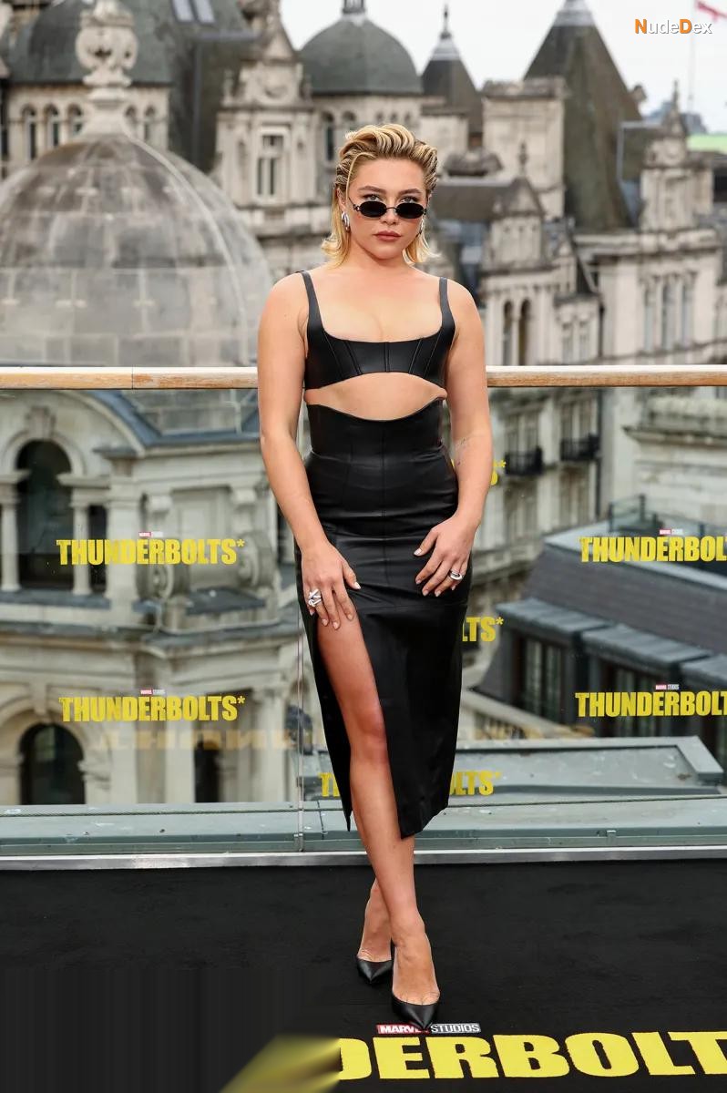 Florence Pugh in 71093529887e40d3ae41a1750afa9251, photo 1