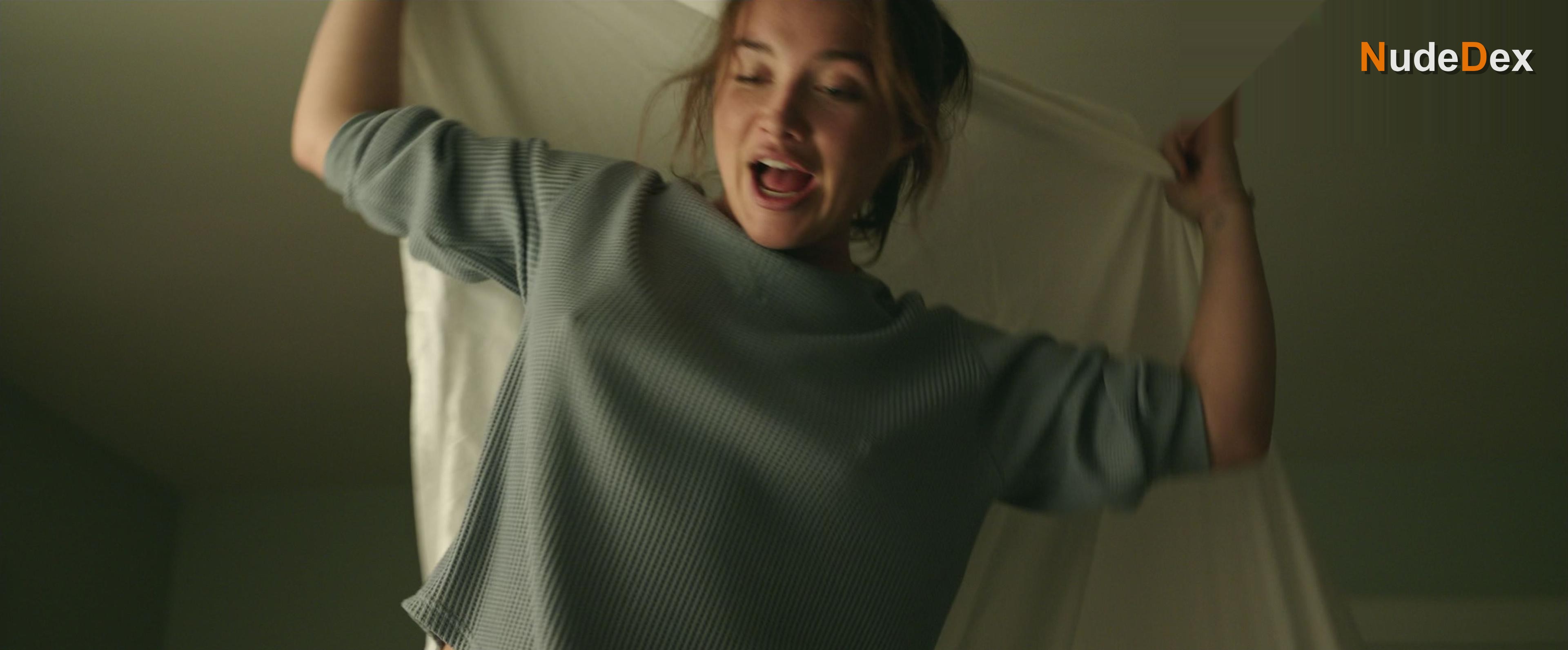 Florence Pugh in A Good Person, photo 2