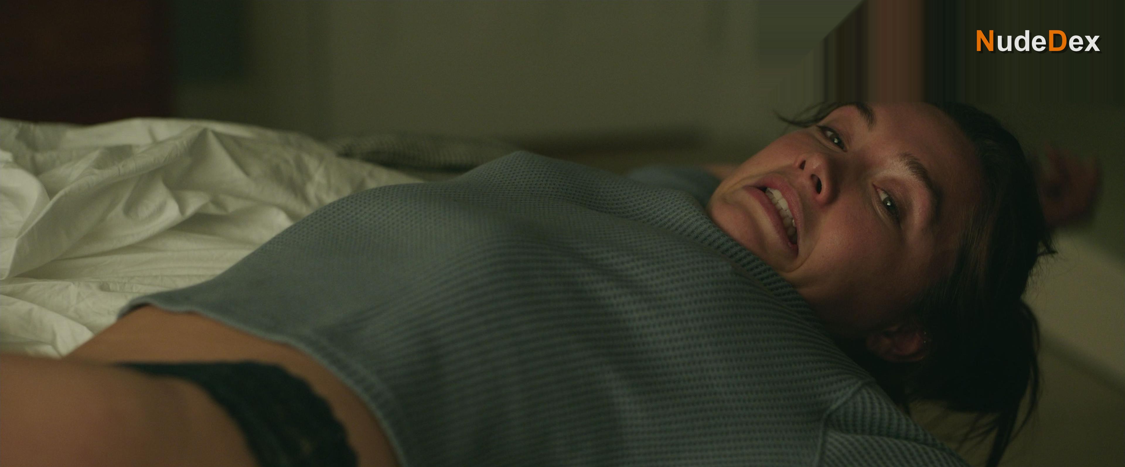 Florence Pugh in A Good Person, photo 3