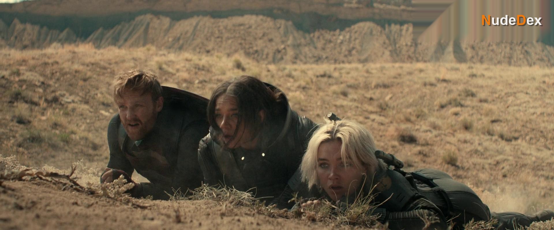 Florence Pugh in Babdf0013e944e0cbe11f59abbf46d06, photo 1
