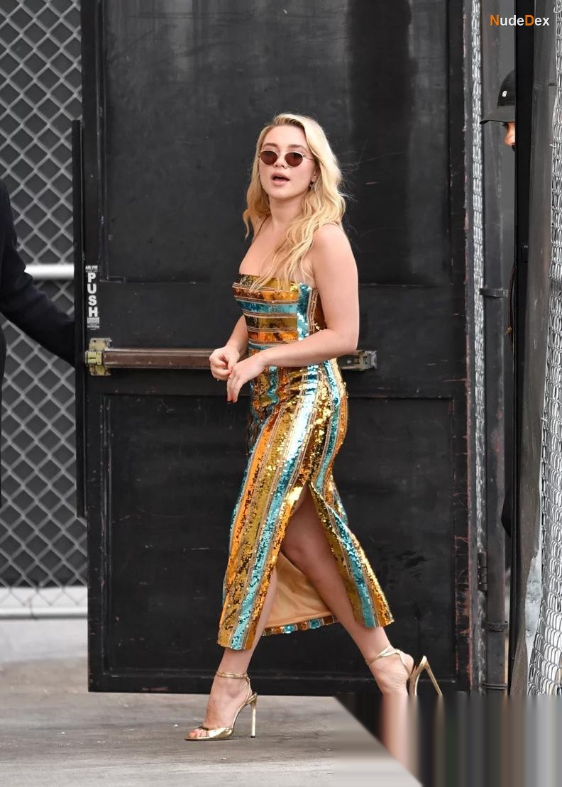 Florence Pugh in Df1c11c0ed9747e28c25e2e5c6fc3a0a, photo 1