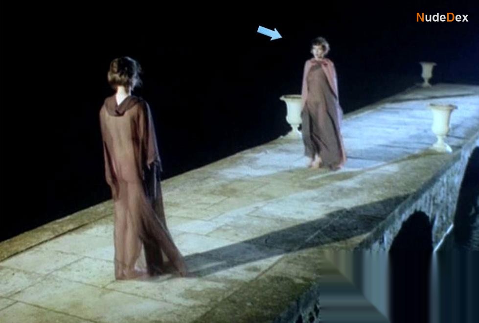 Franca Mai in Fascination, photo 6