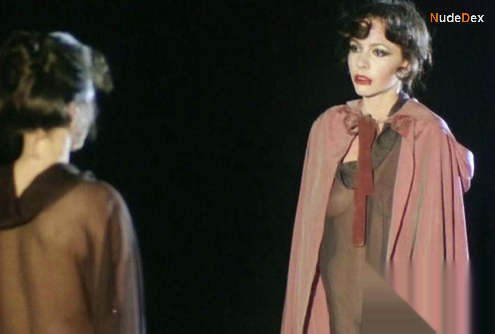 Franca Mai in Fascination, photo 7