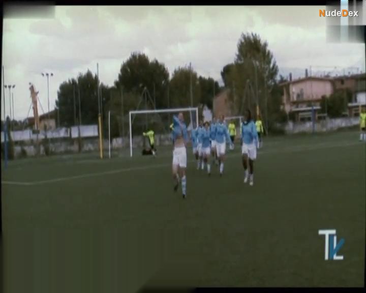 Francesca Inaudi in 4 4 2 Il Gioco Piu Bello Del Mondo, photo 1