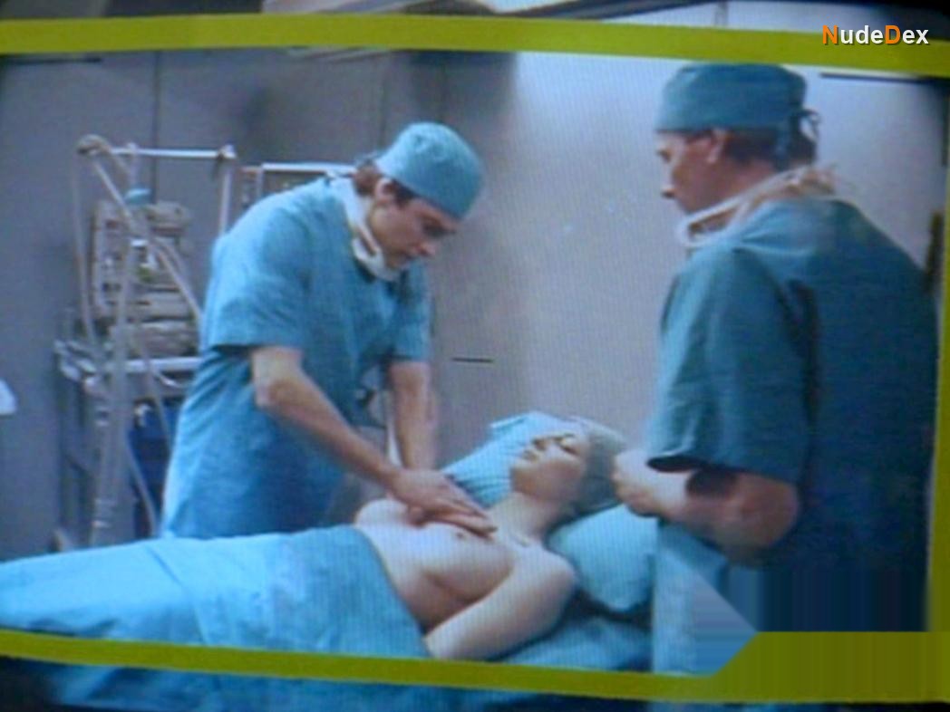Francesca Inaudi in Don T Tell, photo 4