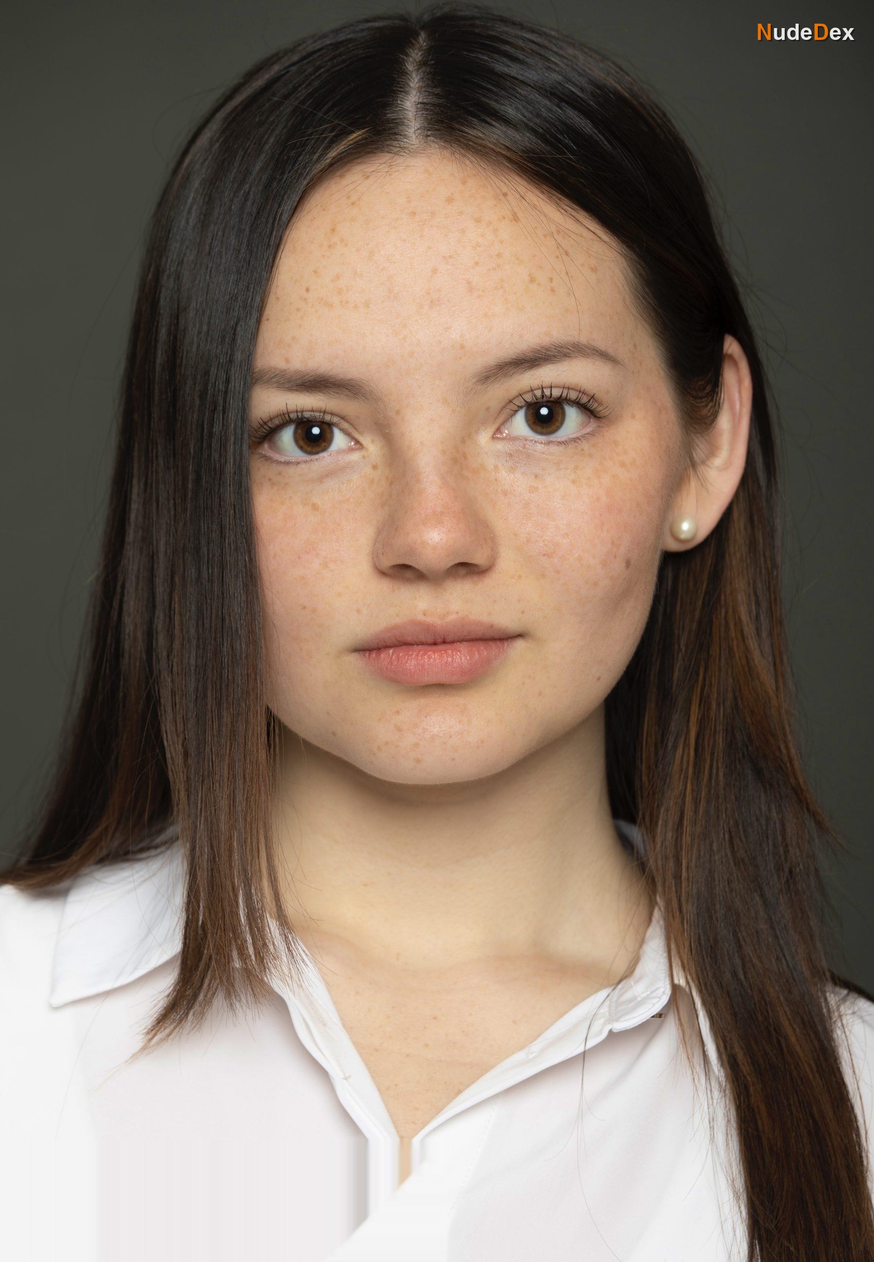 Francisca Aronsson in Ven, Baila, Quinceanera, photo 1