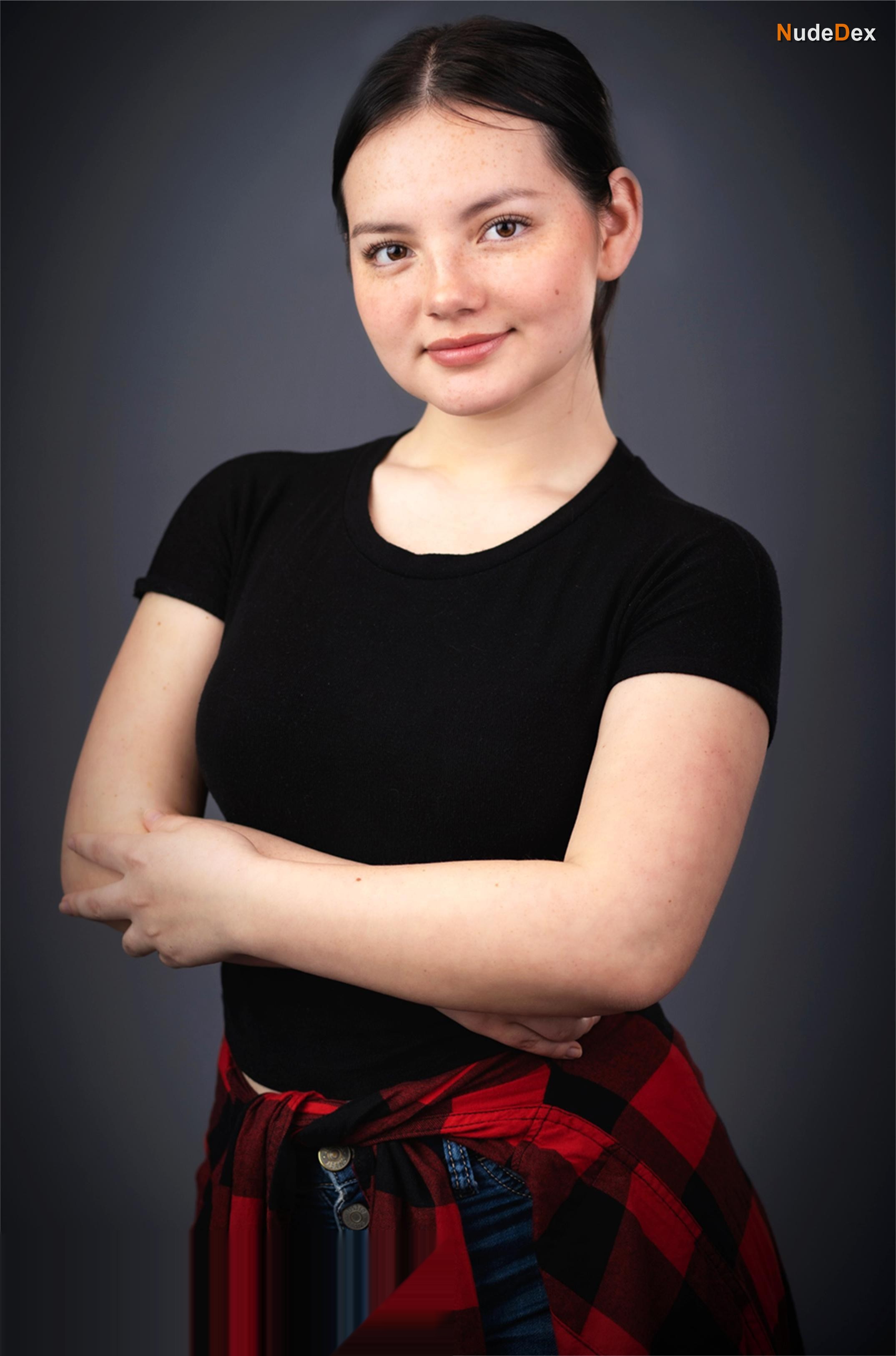 Francisca Aronsson in Ven, Baila, Quinceanera, photo 4