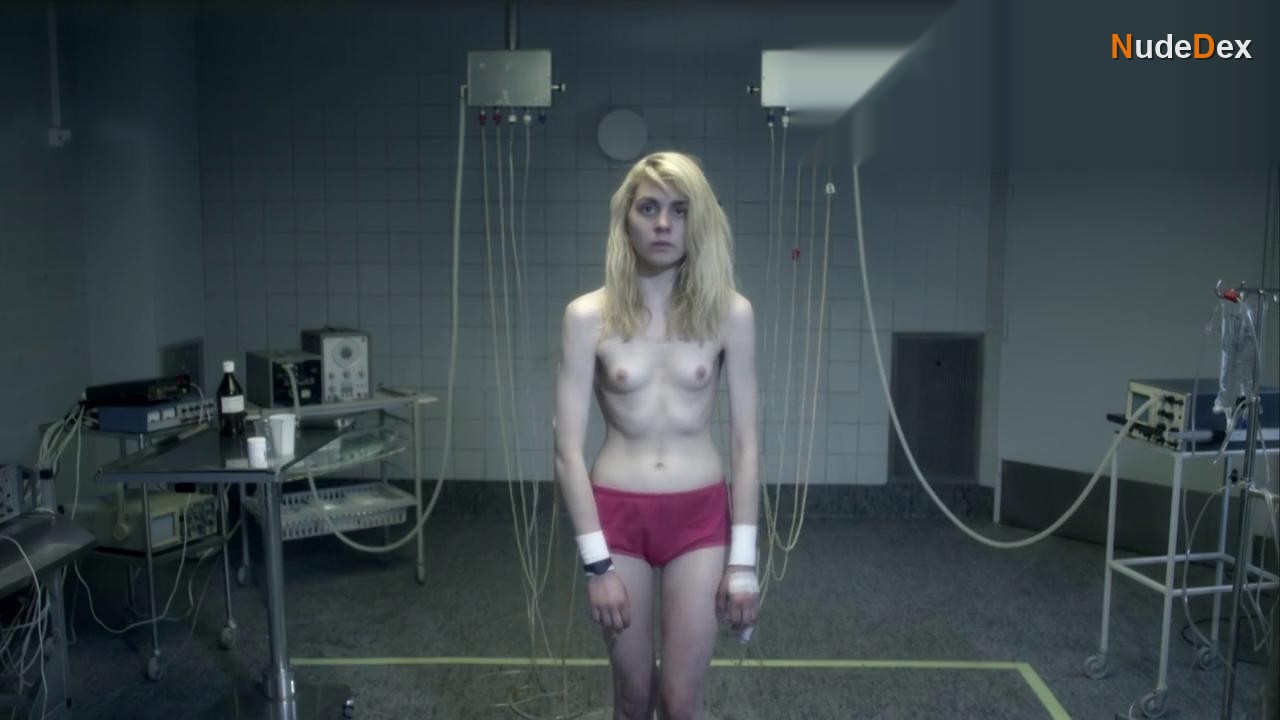 Frederikke Dahl Hansen in Teenland, photo 4