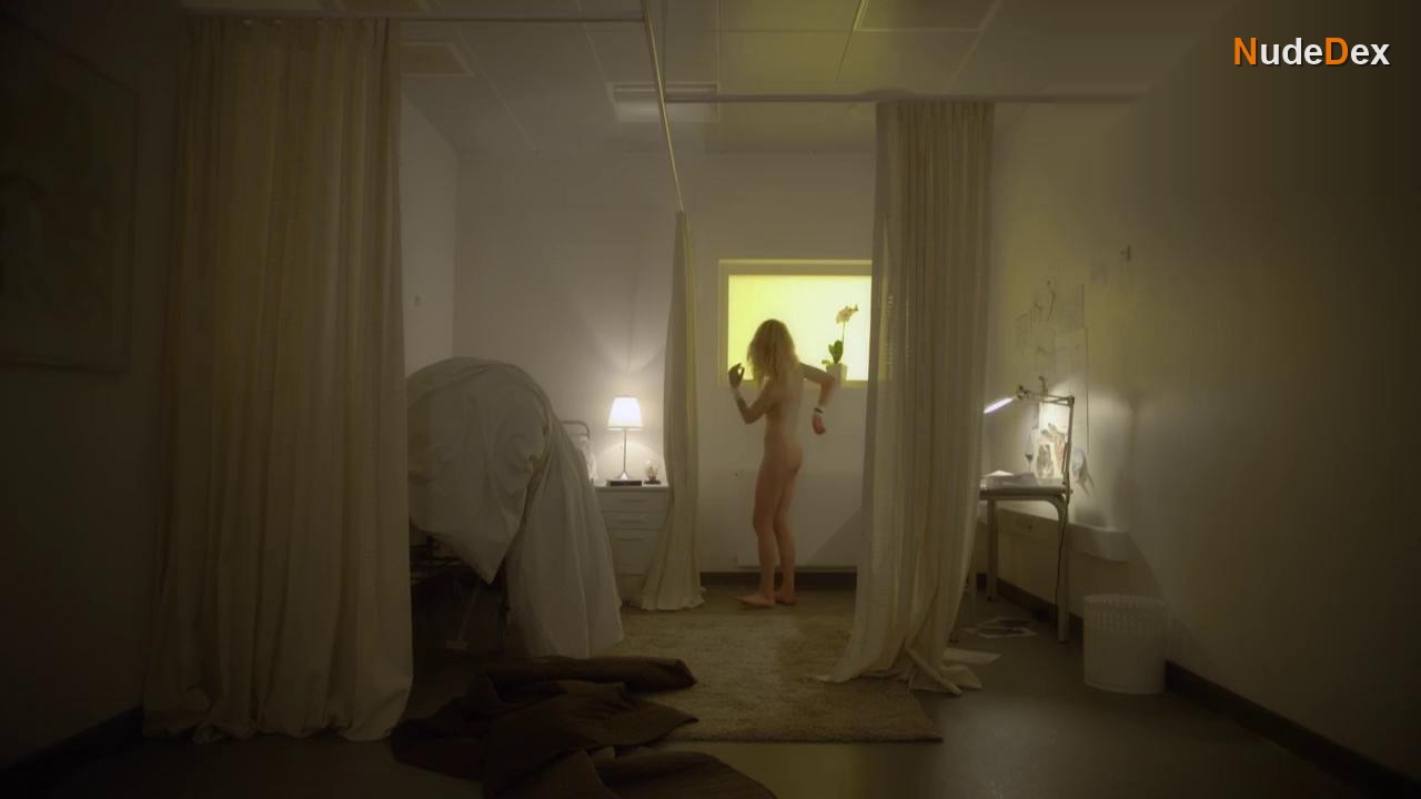 Frederikke Dahl Hansen in Teenland, photo 10