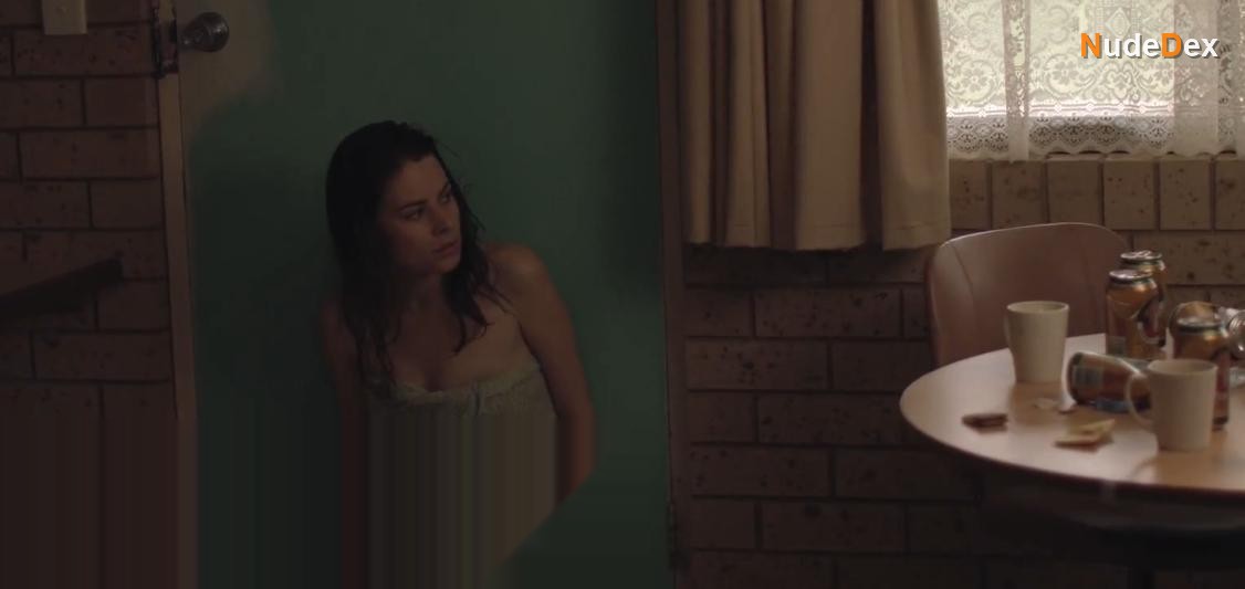 Freyja Benjamin in Bird Of Paradise, photo 3