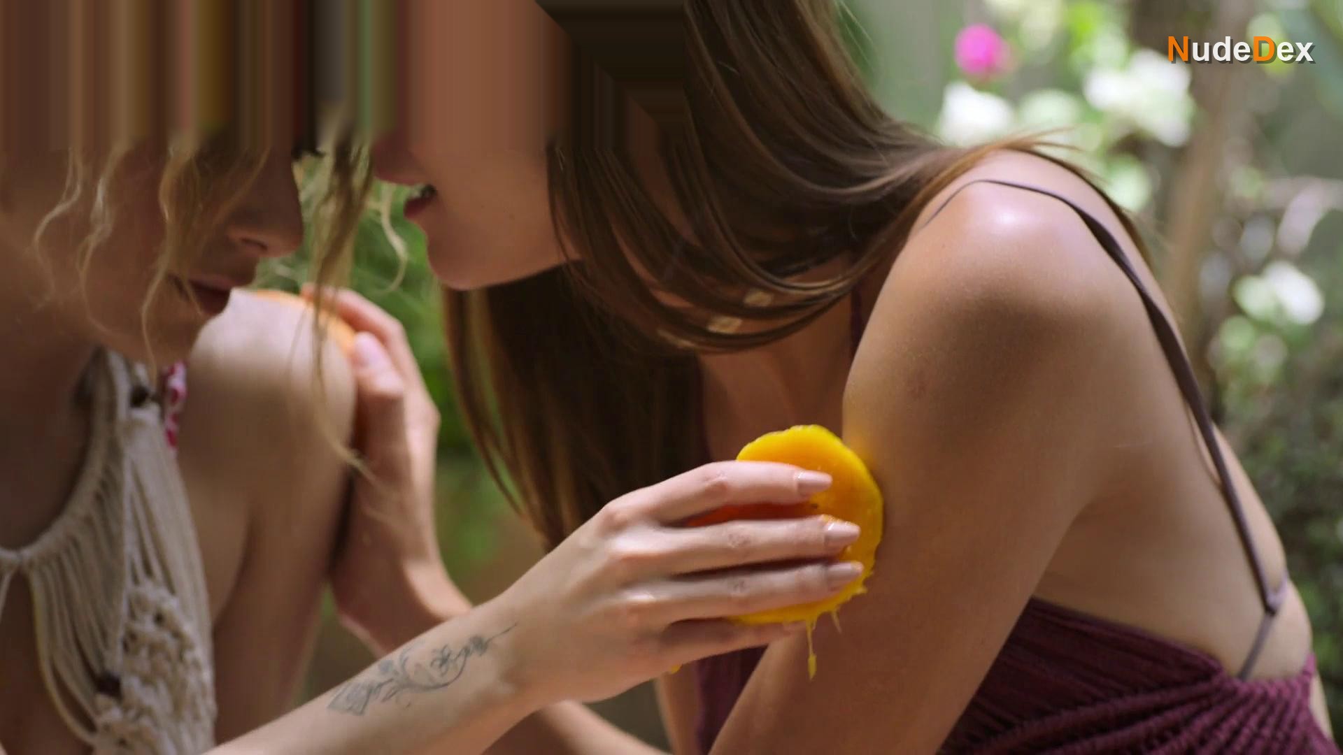 Gabriela Marcos in Como Sobrevivir Soltero, photo 3