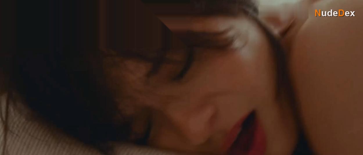 Gaia Brooks in Love Kills, photo 6