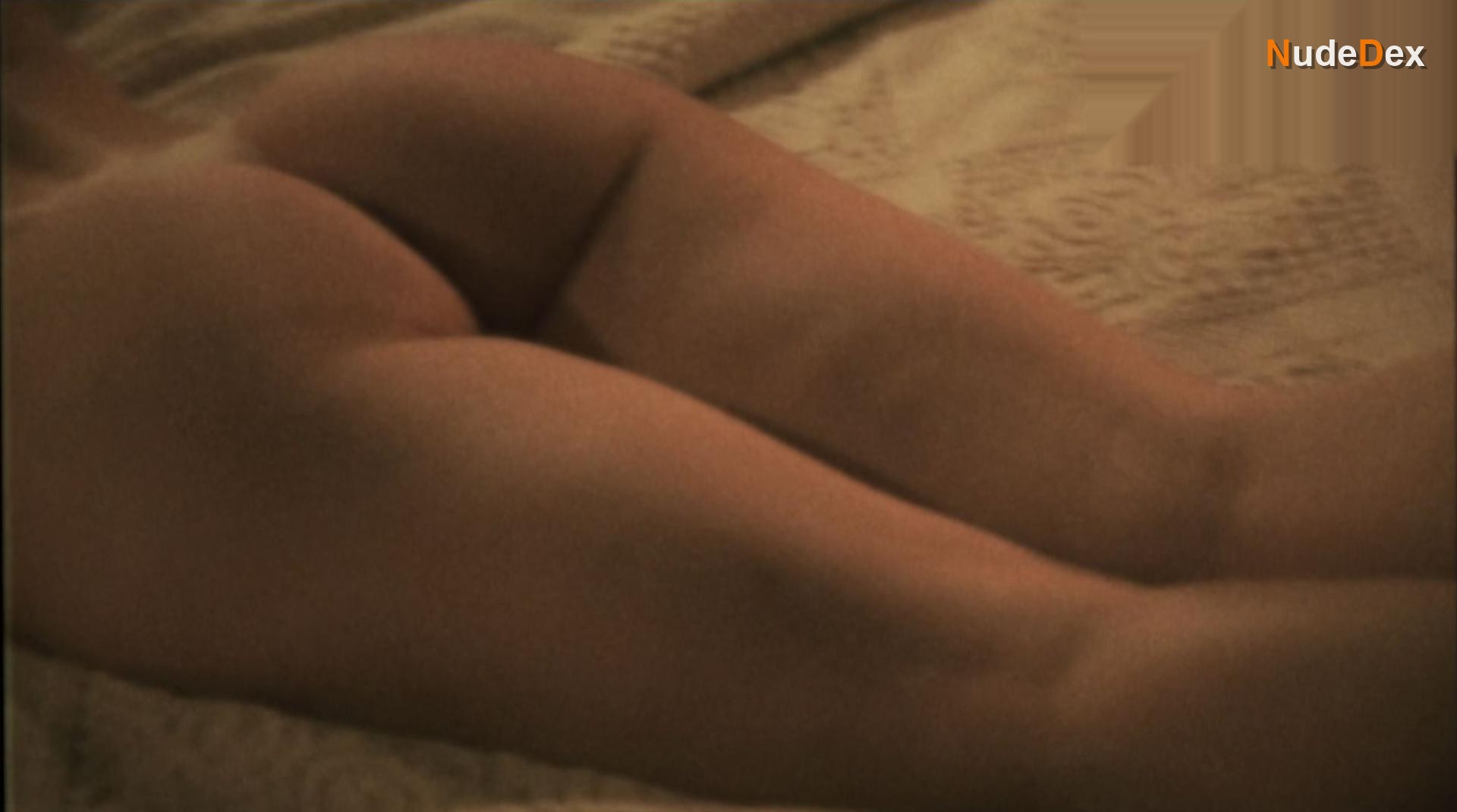 Gala Besson in Cold Ground, photo 3