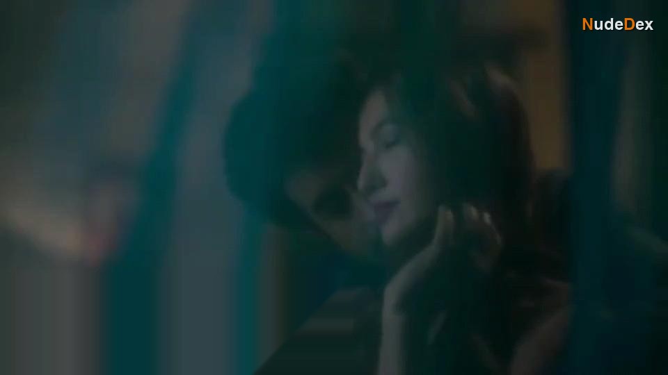Gauhar Khan in Bestseller, photo 1