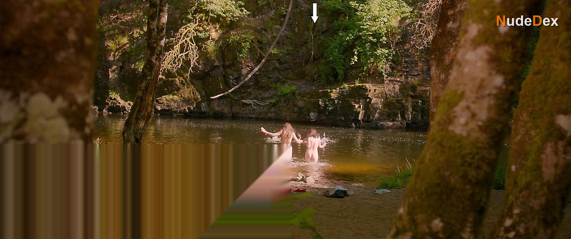 Gemma-leah Devereux in Dartmoor Killing, photo 4