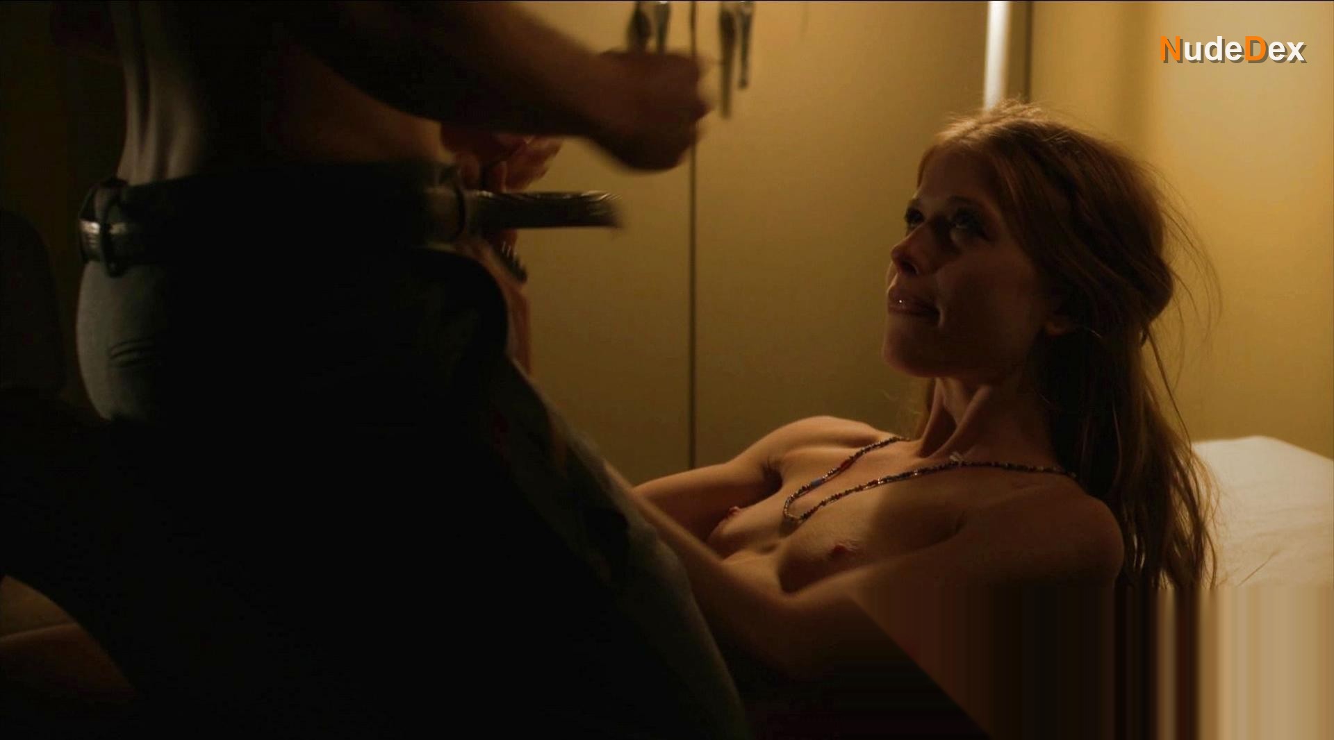 Genevieve Angelson in The Good Girls Revolt, photo 16
