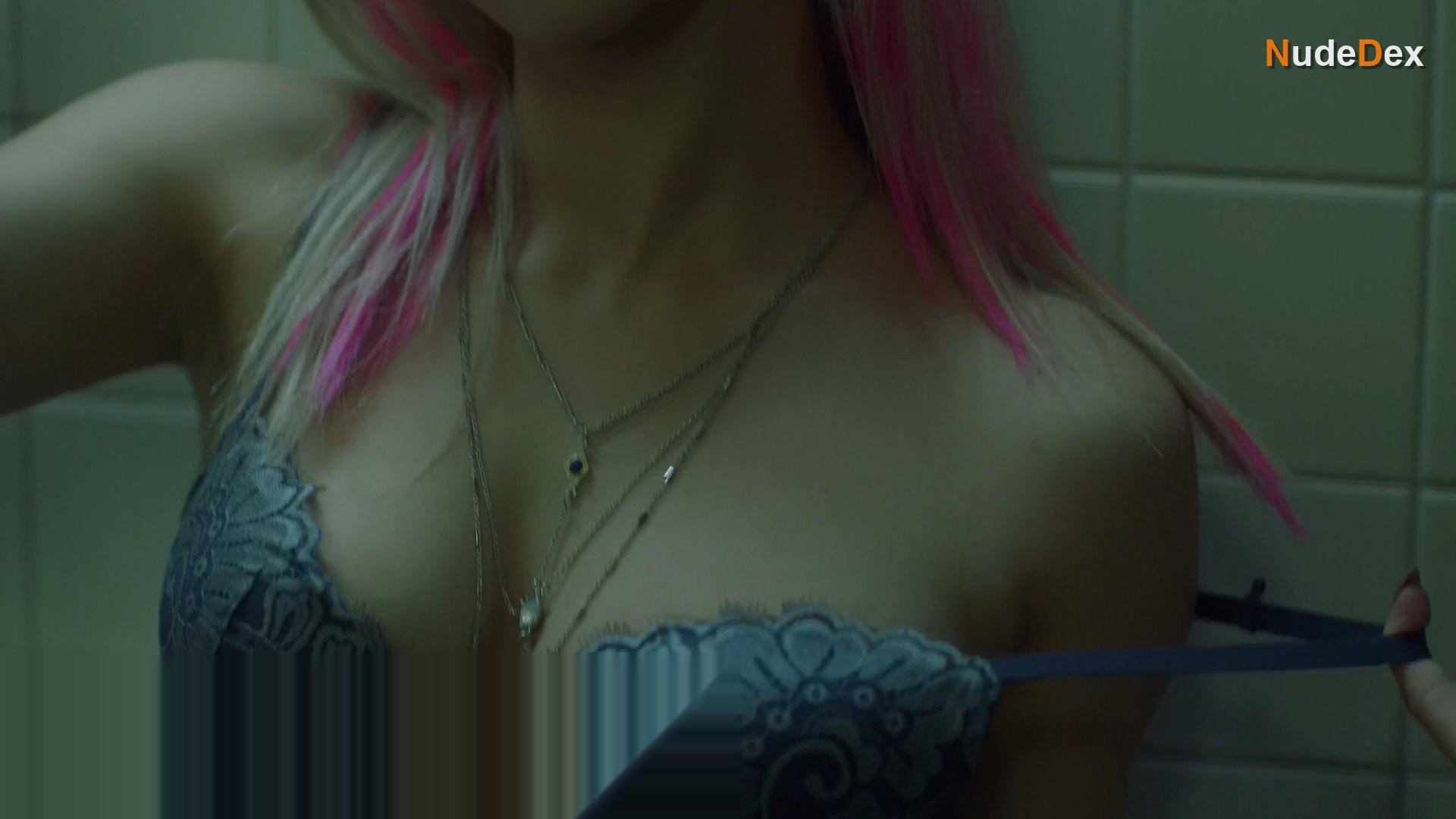 Genevieve Degraves in Slasher, photo 6