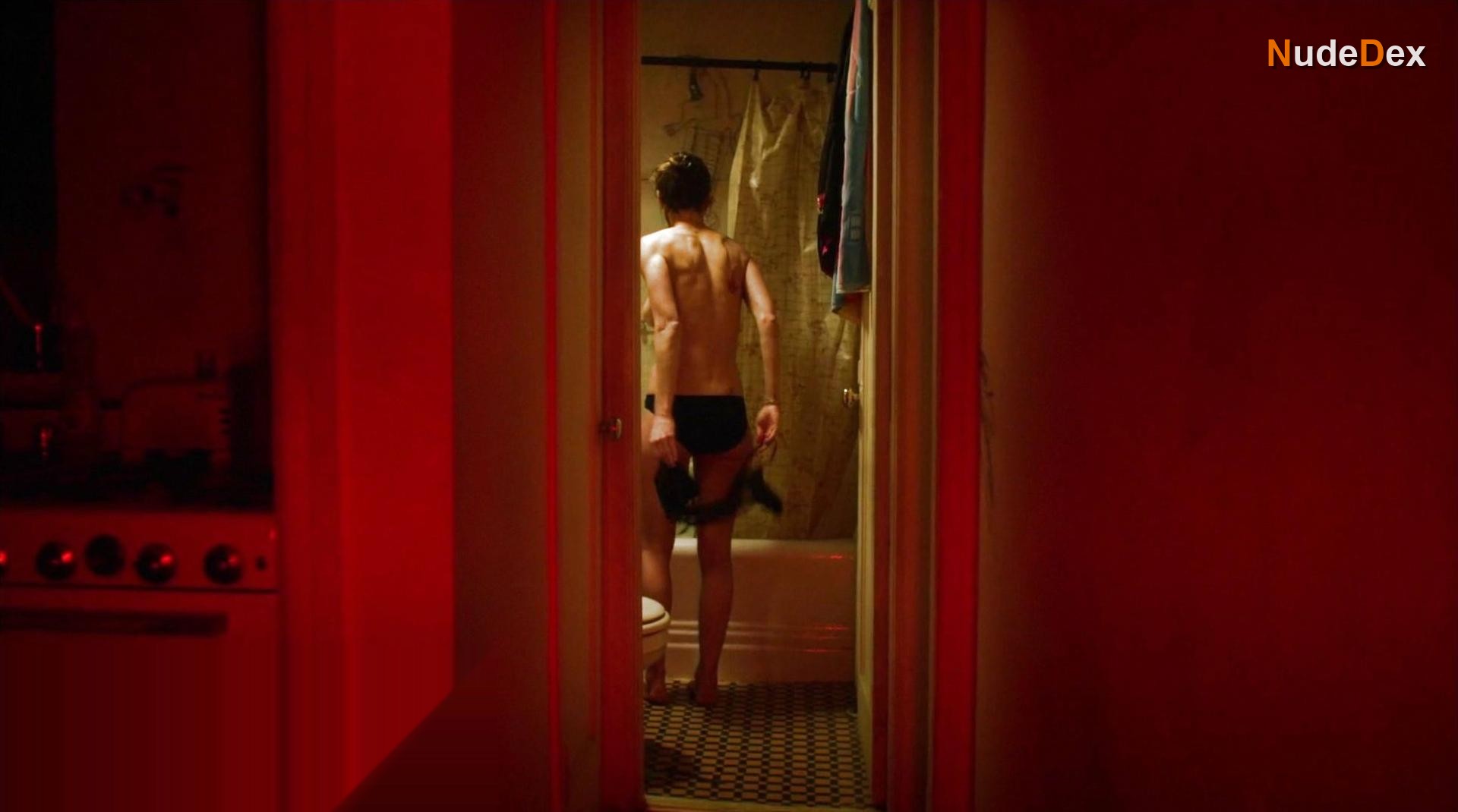 Genevieve Hudson-price in Condemned, photo 5