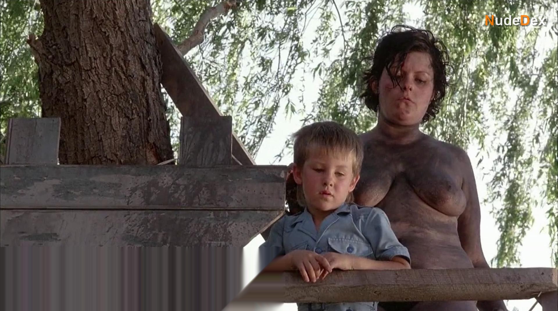 Genevieve Lemon in Sweetie, photo 3