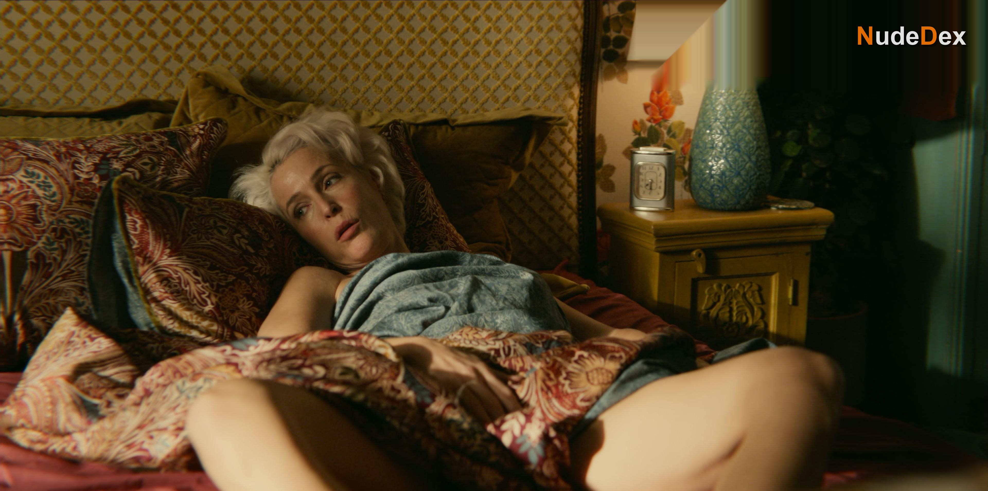 Gillian Anderson in Sex Education, photo 4