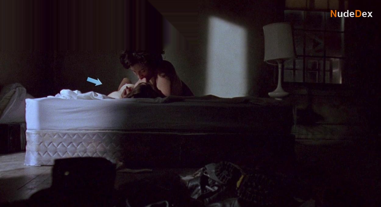 Gina Gershon in Bound, photo 1