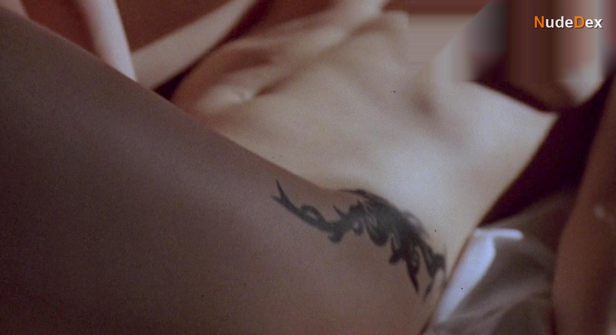 Gina Gershon in Bound, photo 2