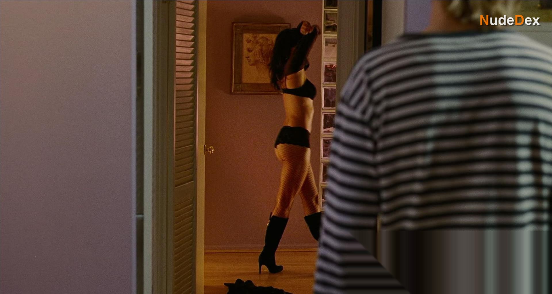 Gina Gershon in Delirious, photo 5