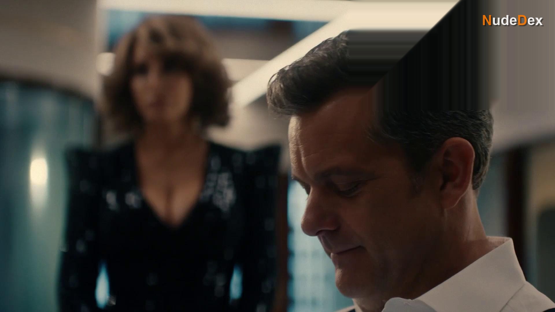 Gina Gershon in Doctor Odyssey, photo 1