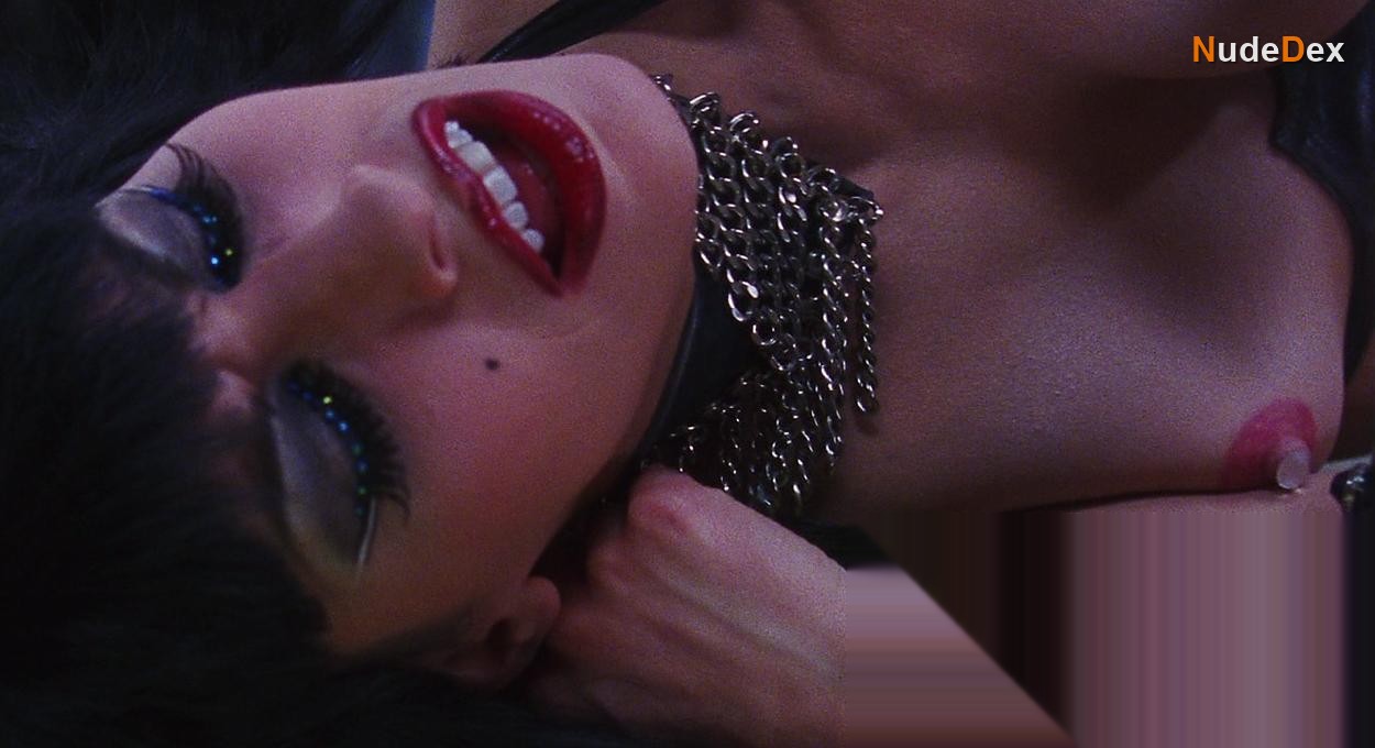 Gina Gershon in Showgirls, photo 1