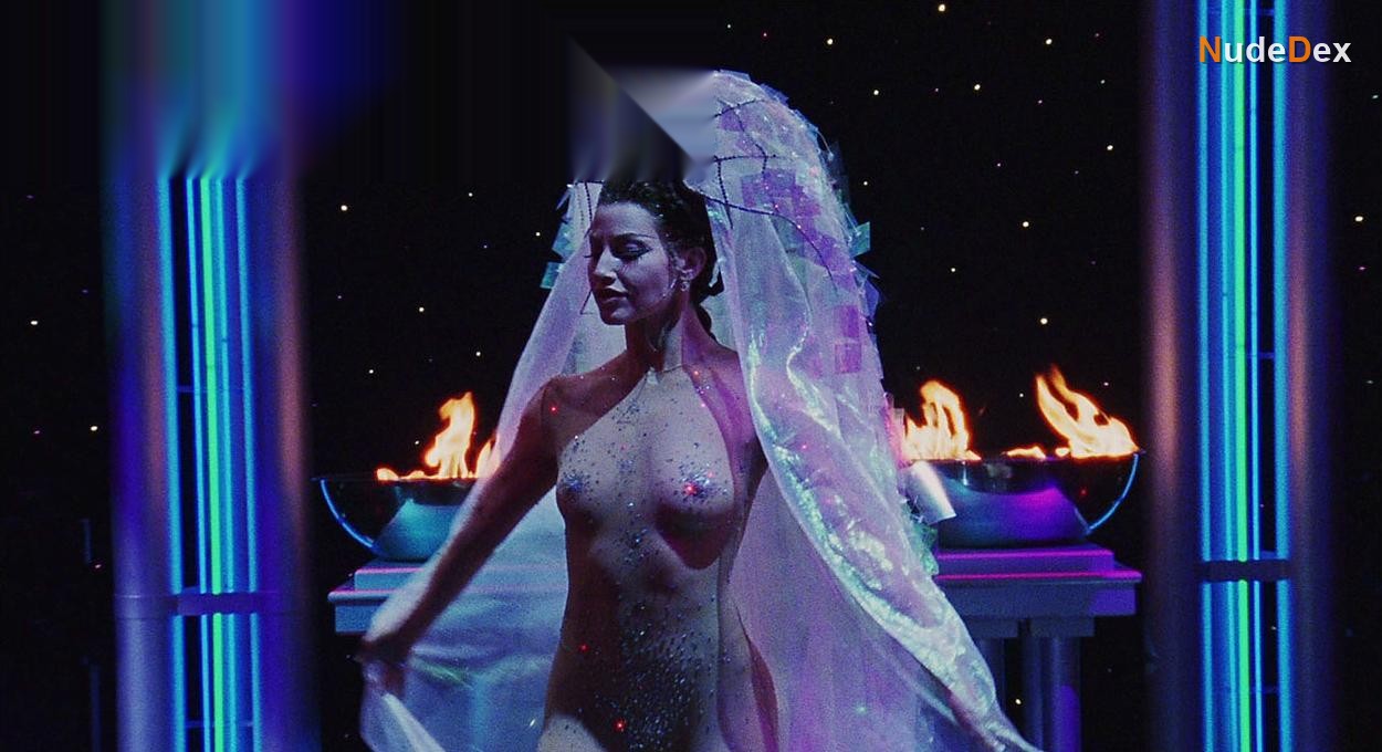 Gina Gershon in Showgirls, photo 11