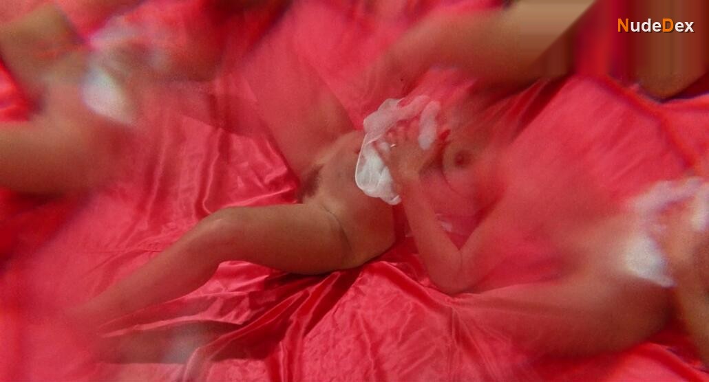 What's Love in What S Love, photo 7