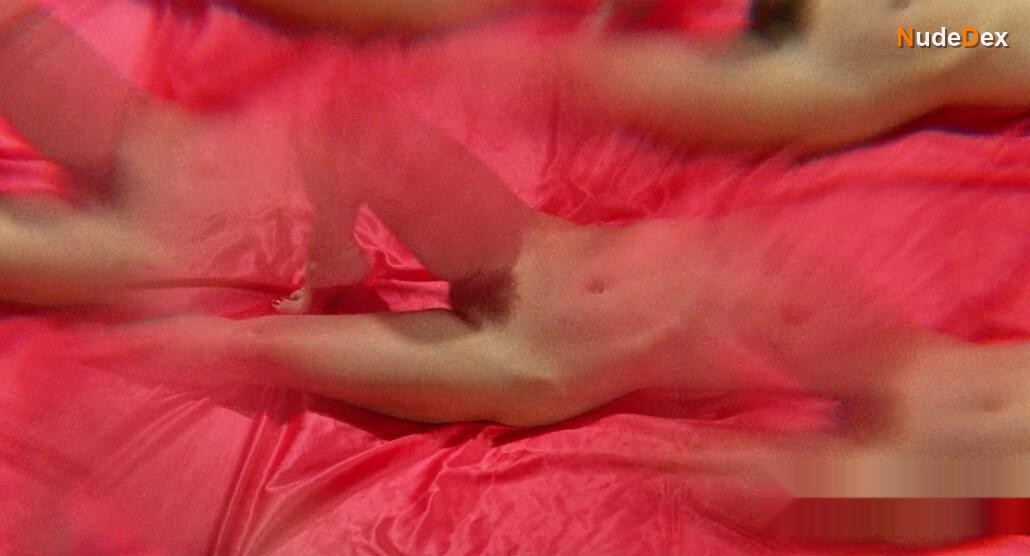 What's Love in What S Love, photo 11