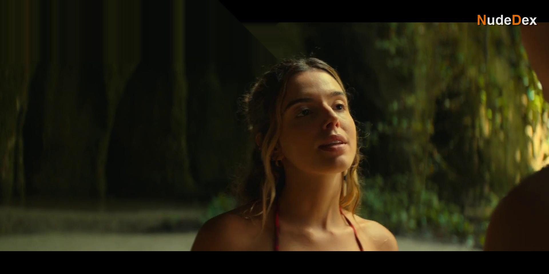Giovanna Lancellotti in Rich In Love, photo 13