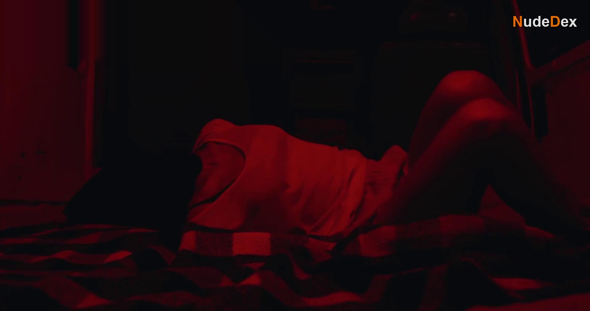 Gizem Unsal in Interrupted, photo 1