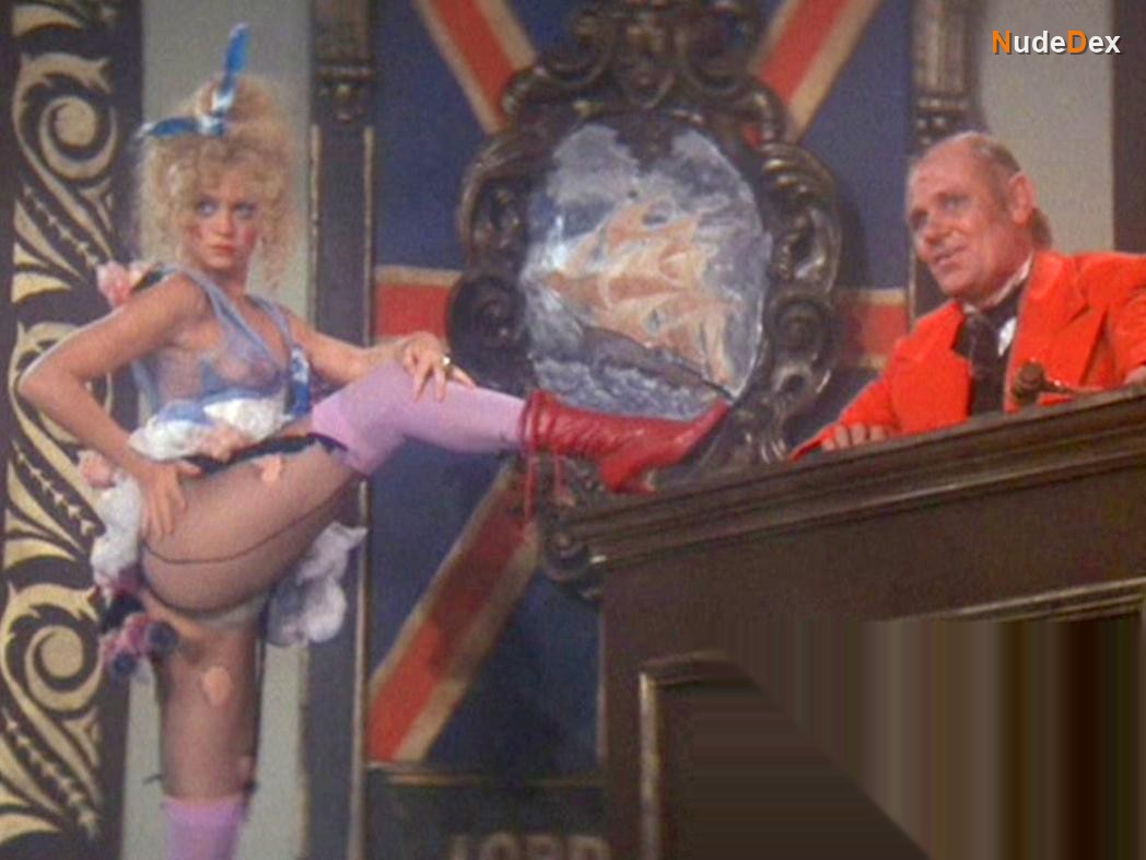 Goldie Hawn in The Duchess And The Dirtwater Fox, photo 2