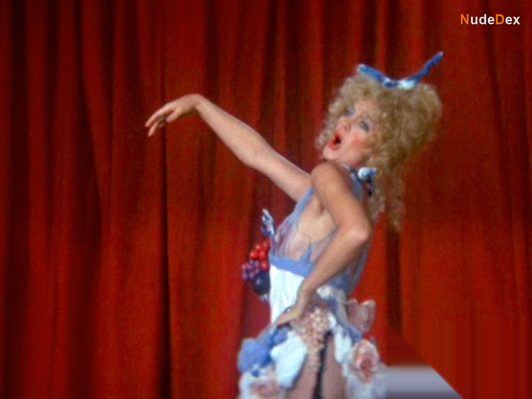 Goldie Hawn in The Duchess And The Dirtwater Fox, photo 5