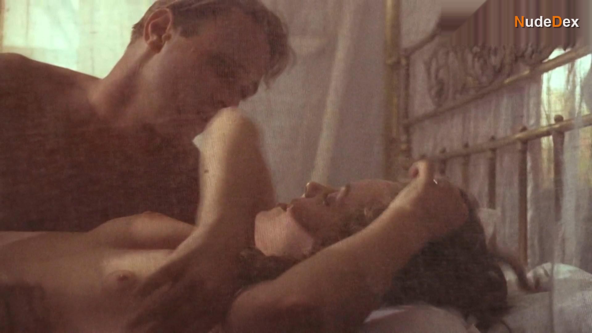 Greta Scacchi in Heat And Dust, photo 3