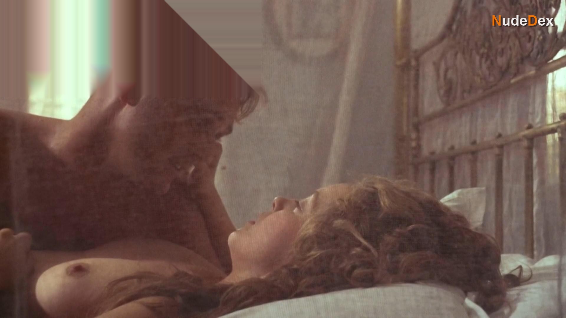 Greta Scacchi in Heat And Dust, photo 4
