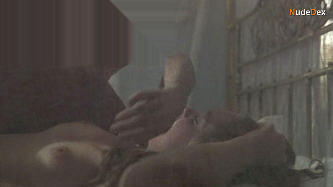 Greta Scacchi in Heat And Dust, photo 8