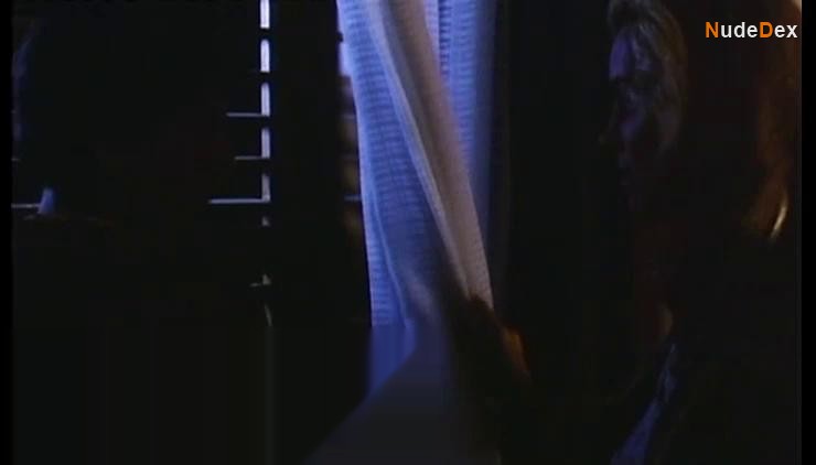 Greta Scacchi in La Donna Della Luna, photo 34