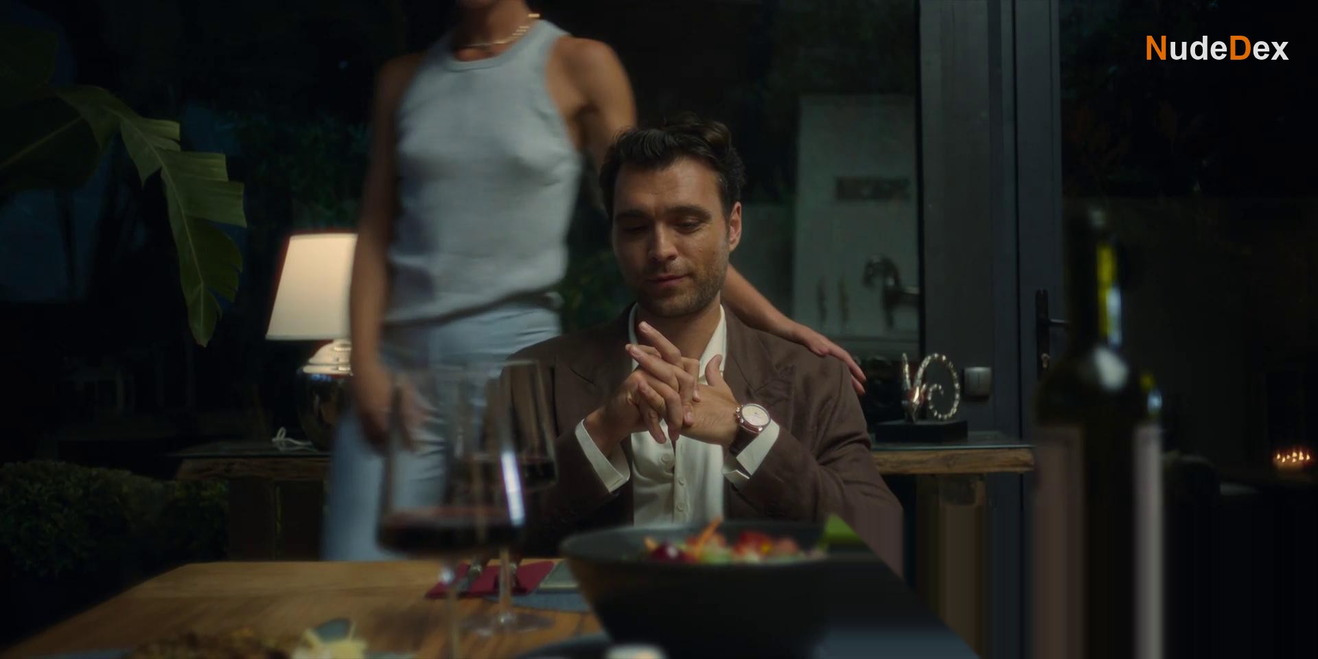 Gulcan Arslan in Thank You, Next, photo 1