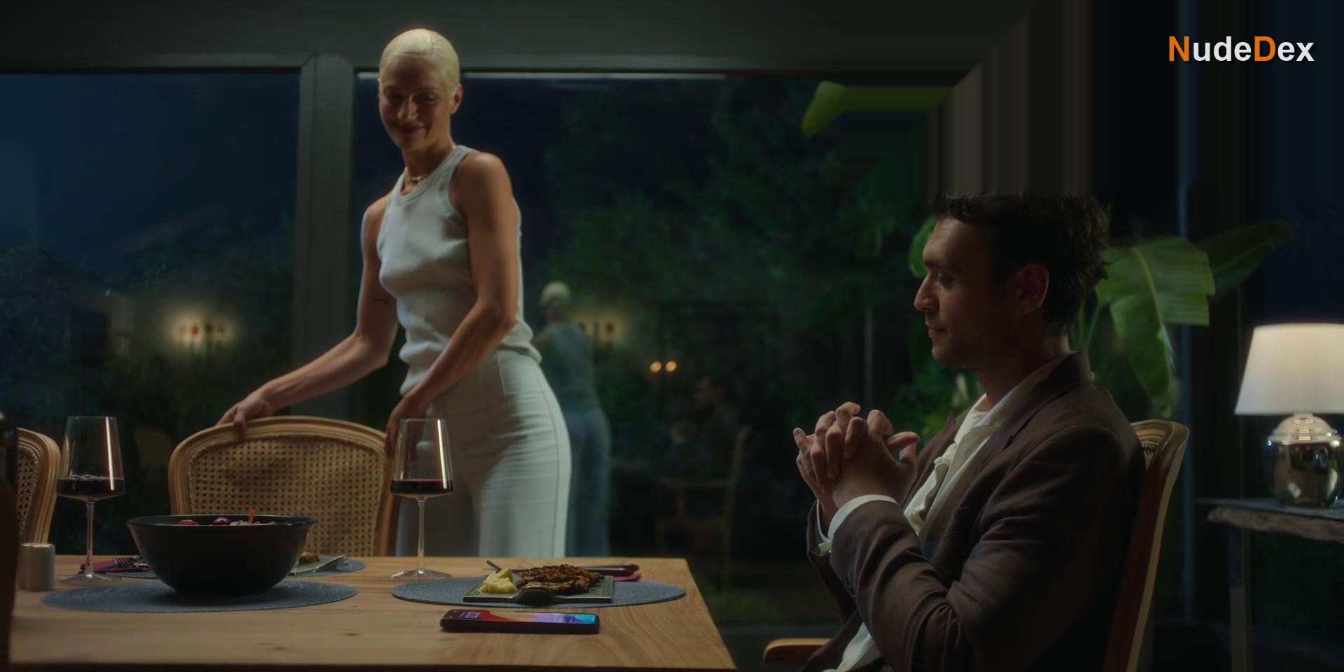 Gulcan Arslan in Thank You, Next, photo 12