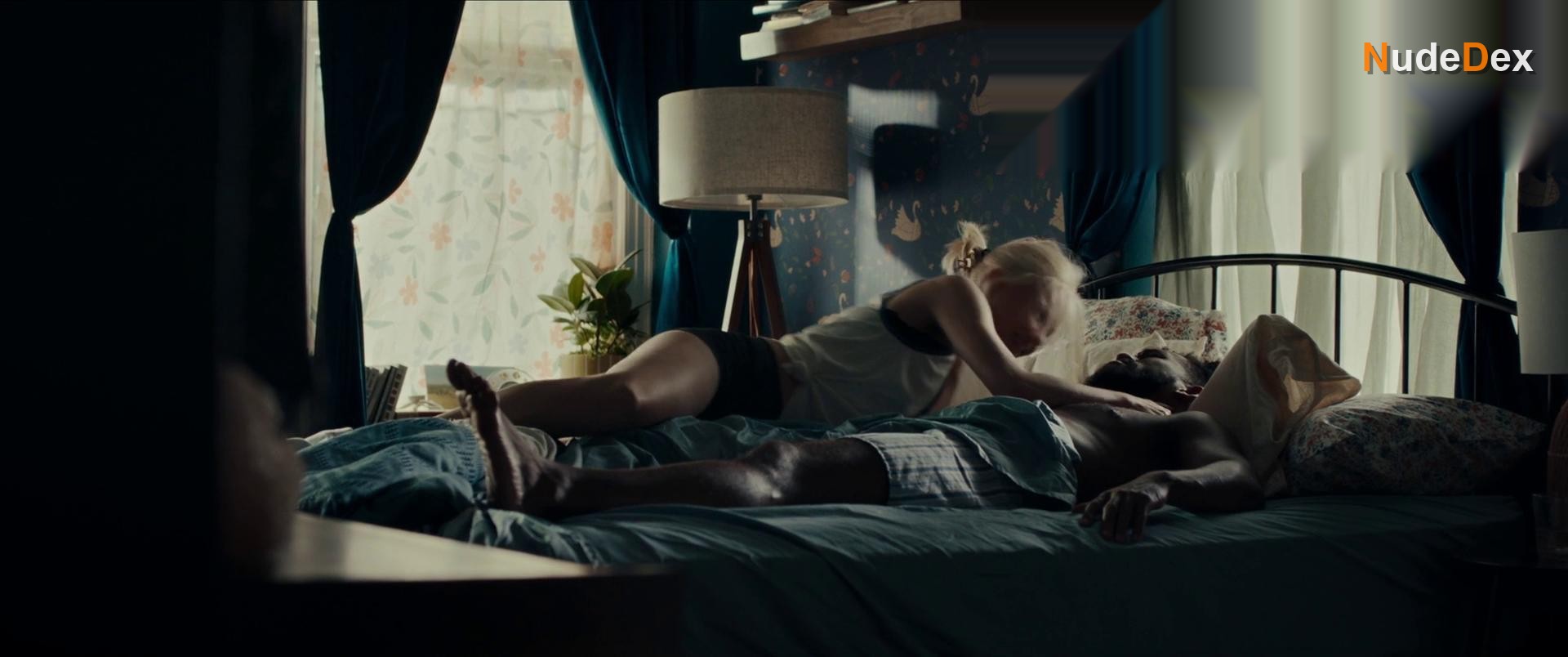 Hadley Robinson in Appendage, photo 2