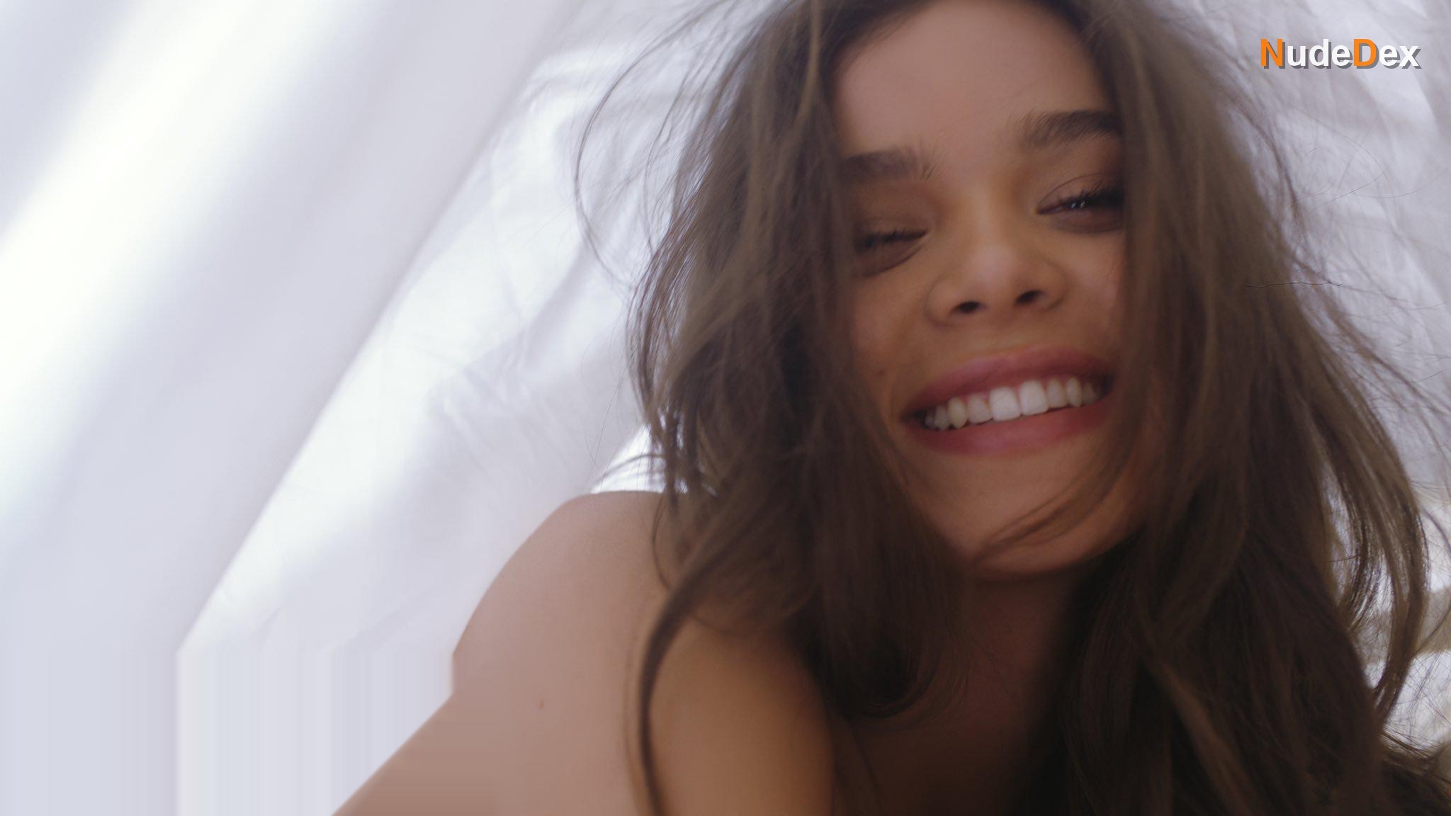 Hailee Steinfeld in Capital Letters, photo 2