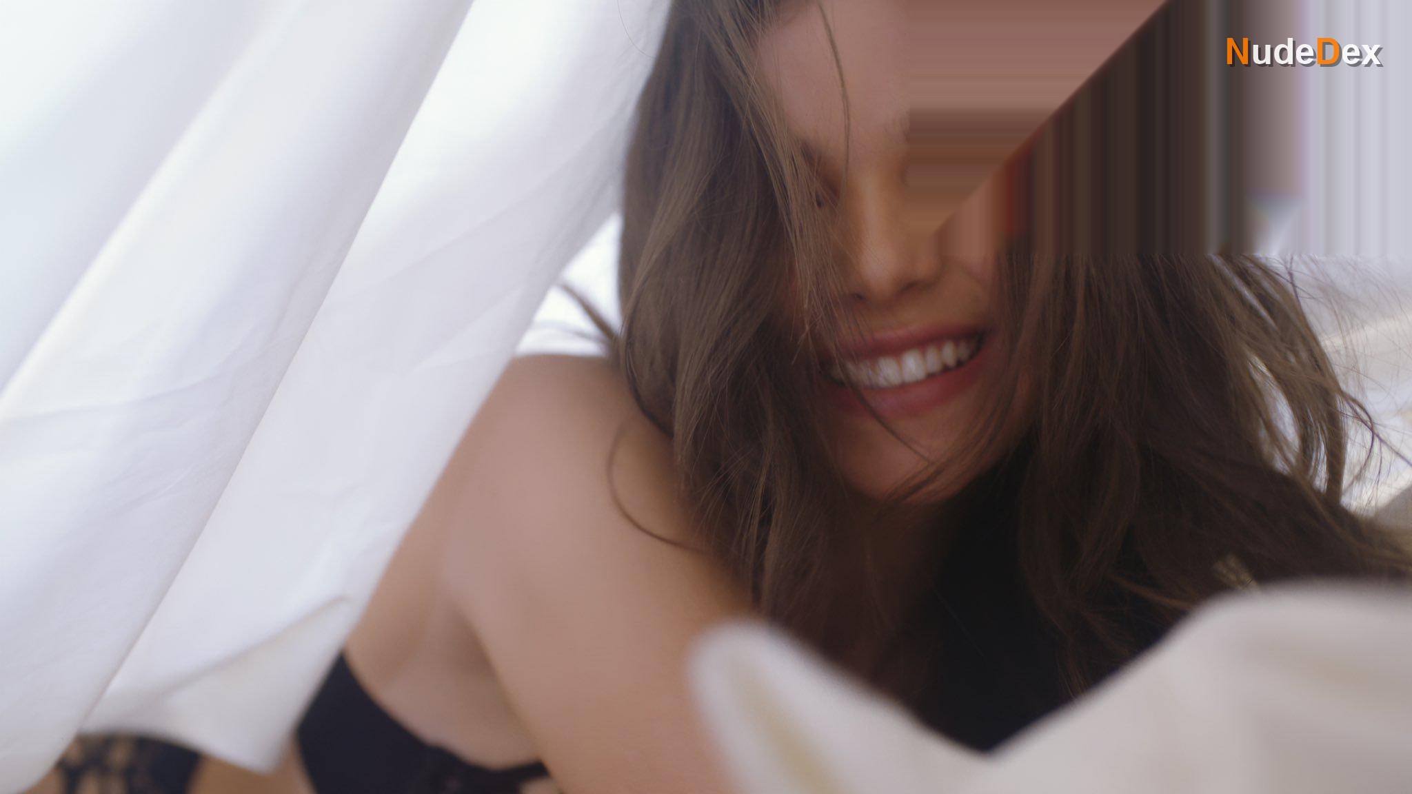 Hailee Steinfeld in Capital Letters, photo 3